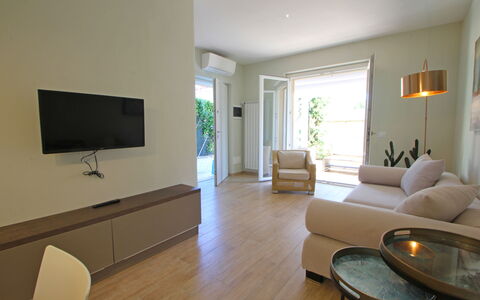 Casa Rossella: Meubles, Design Intérieur, Sol, Sol, Bois, Salon, Pièce, Canapé, Plafond, Domicile