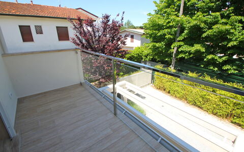 Casa Simonetta: Composite, Balustrade, Balcon, Clôture, Passerelle, Porche, Plate-Forme, Accueil Escrime, Daylighting, Balustre