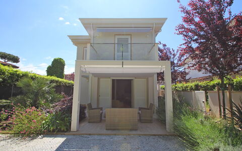 Casa Simonetta: Domicile, Zone Résidentielle, Maison, Architecture, Arbuste, Porte, Porche, Biens, Jardin, Accueil Porte