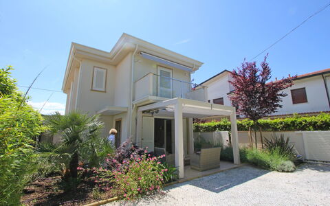 Casa Simonetta: Zone Résidentielle, Domicile, Maison, Architecture, Porte, Biens, Balcon, Banlieue, Ombre, Porche