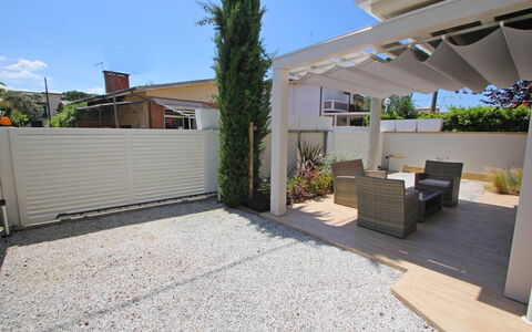 Casa Simonetta: Domicile, Ombre, Jardin, Composite, Arrière-Cour, Cour, Béton, Aménagement Paysager, Cour, Patio