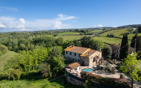 Villa Gori: Bâtiment, Maison, Zone Résidentielle, Domicile, Toit, Zone Rurale, Biens, Établissements Humains, Chalet, Village