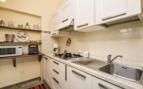 Casa Lavanda, Ac, Wifi, Narni: Appareil De Cuisine, Cuisine, Comptoir, Principaux Appliance, Cabinetry, Bois, Design Intérieur, Cuisinière, Evier, Sol