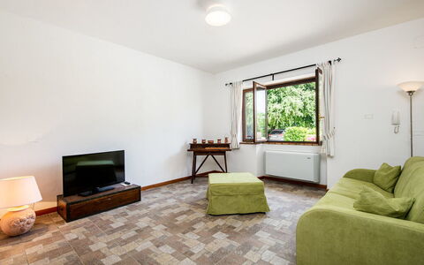 Casa Alloro, Ac, Wifi, Narni: Meubles, Design Intérieur, Sol, Sol, Mur, Pièce, Bois, Canapé, Plafond, Salon