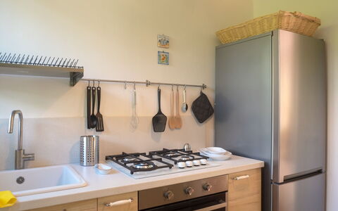 Casa Carla: Appareil De Cuisine, Cuisine, Comptoir, Principaux Appliance, Cuisinière, Le Fourneau, Électroménager, Gaz Poele, Cabinetry, Meubles