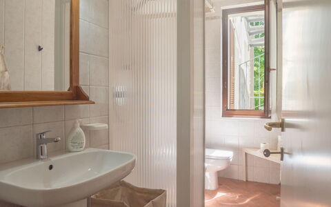 Casa Carla: Bois, Sol, Design Intérieur, Sol, Luminaire Plomberie, Salle De Bains, Lavabo, Pièce, Plafond, Éclairage