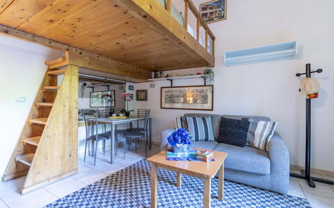 Suite Vogel: Meubles, Design Intérieur, Bois, Sol, Sol, Pièce, Appartement, Plafond, Chaise, Salon