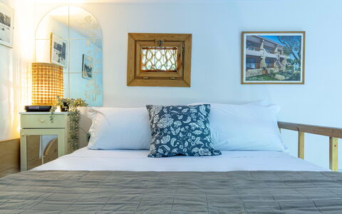 Suite Vogel: Meubles, Lit, Design Intérieur, Literie, Chambre, Drap De Lit, Mur, Coussin, Pièce, Sol