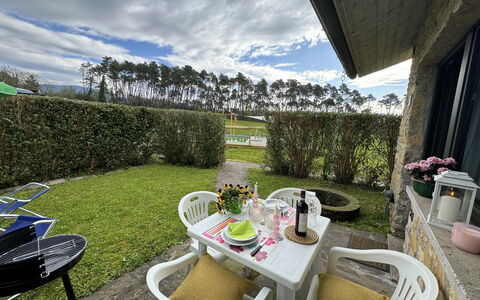 Green Hills 13: Arbuste, Jardin, Couverture De Sol, Pelouse, Aménagement Paysager, Cour, Haie, Arrière-Cour, Mobilier De Jardin, Tableau De Plein Air