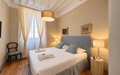 Via Roma 39: Meubles, Design Intérieur, Chambre, Lit, Textile, Drap De Lit, Literie, Sol, Pièce, Linge