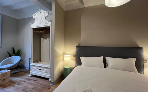 Via Roma 39: Design Intérieur, Meubles, Sol, Sol, Chambre, Bois, Lit, Pièce, Plafond, Éclairage