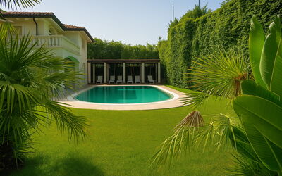 Villa Forte Dei Marmi, Pool & Garden: Vert, Piscine, Arbuste, Domicile, Recours, Jardin, Ombre, Biens, Pelouse, Cour