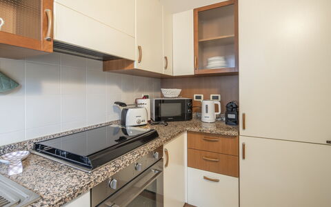 Bonaria Boutique House Ac, Wifi, Cinque Terre: Comptoir, Cabinetry, Design Intérieur, Cuisine, Meubles, Appareil De Cuisine, Sol, Principaux Appliance, Bois, Sol