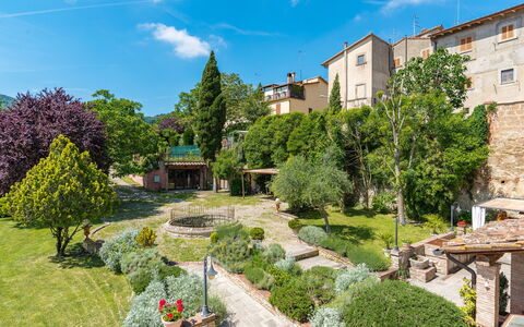 Antica Villa Della Lana: Arbre, Végétation, Arbuste, Jardin, Paysage, Communauté Des Plantes, Lot Terre, Couverture De Sol, Printemps