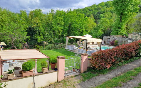 Antica Villa Della Lana: Jardin, Arrière-Cour, Aménagement Paysager, Ombre, Piscine, Cour, Hacienda, Structure En Plein Air, Pot De Fleur, Eco Hôtel