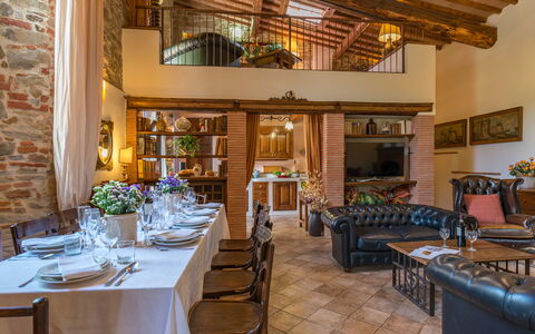 Antica Villa Della Lana: Meubles, Bois, Table, Design Intérieur, Chaise, Table Cuisine Et Salle A Manger, Sol, Éclairage, Pièce, Salle À Manger