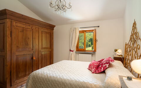 Villa Fornaci: Meubles, Lit, Design Intérieur, Chambre, Literie, Bois, Drap De Lit, Plafond, Pièce, Sol