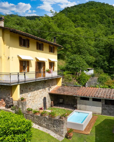 Villa Fornaci: Chalet, Zone Rurale, Vallée, Station De Montagne, Chaîne De Montagnes, Village, Eco Hôtel, Ferme, Piscine, Village De Montagne