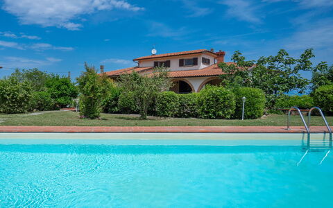 Il Campino, Pool, Montaione: Bleu, Piscine, Hacienda, Biens, Ferme, Villa, Recours, Eco Hôtel