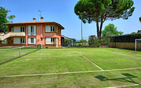 Villa Adriana: Court De Tennis, Tennis, Sport Raquette, Net, Ombre, Pelouse, Jardin