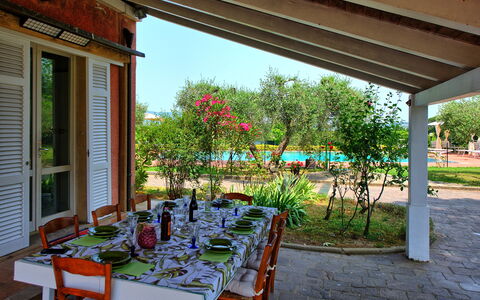 Villa Adriana: Meubles, Table, Chaise, Mobilier De Jardin, Table Cuisine Et Salle A Manger, Tableau De Plein Air, Jardin, Ombre, Arrière-Cour, Cour
