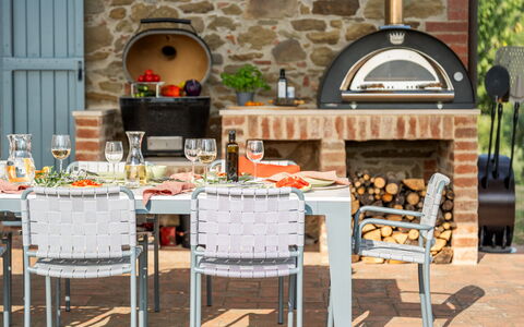 Casale Sunset: Meubles, Mobilier De Jardin, Table, Tableau De Plein Air, Chaise, Table Cuisine Et Salle A Manger, Patio, Restaurant, Aliments, Table Basse