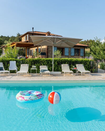 Casale Sunset: Piscine, Mobilier De Jardin, Recours, Parapluie, Eco Hôtel, Chaise, Tableau De Plein Air, Aménagement Paysager, Villa, Thermes