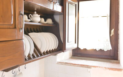 Cecilia: Cuisine, Appareil De Cuisine, Comptoir, Bois, Evier, Design Intérieur, Cabinetry, Principaux Appliance, Électroménager, Évier