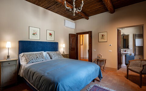 Casale Isidoro: Meubles, Lit, Chambre, Design Intérieur, Mur, Drap De Lit, Literie, Sol, Sol, Bois