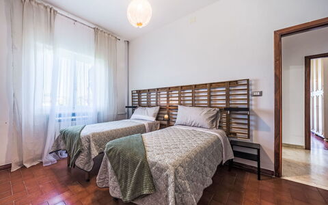 Celeste: Lit, Design Intérieur, Sol, Sol, Chambre, Bois, Drap De Lit, Meubles, Literie, Plafond