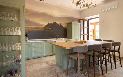 Villa Leone Reale: Meubles, Design Intérieur, Bois, Sol, Comptoir, Cuisine, Cabinetry, Plafond, Éclairage, Sol