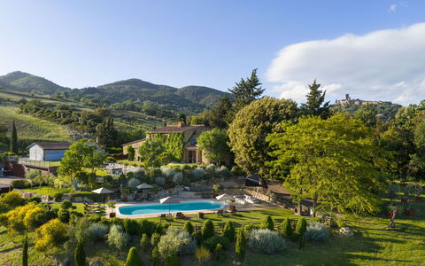Villa Anna: Piscine, Recours, Parapluie, Eco Hôtel, Mobilier De Jardin, Jardin, Chaîne De Montagnes, Loisir, Aménagement Paysager, Biens