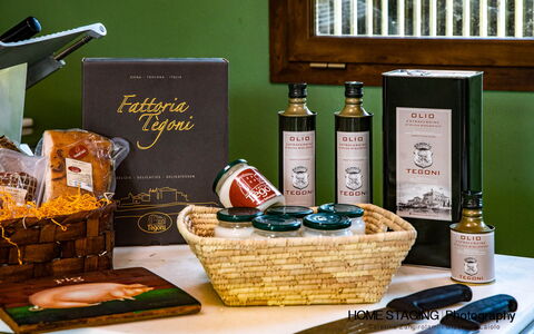 Villa Airone Tegoni, Pool, Radicondoli: Bouteille, Du Vin, Aliments, Bouteille En Verre