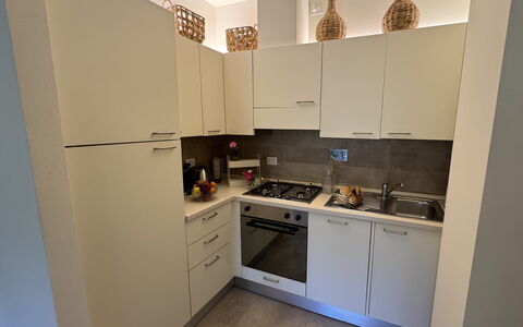 Ai Cantici: Cuisine, Appareil De Cuisine, Principaux Appliance, Comptoir, Sol, Design Intérieur, Cabinetry, Sol, Le Fourneau, Cuisinière