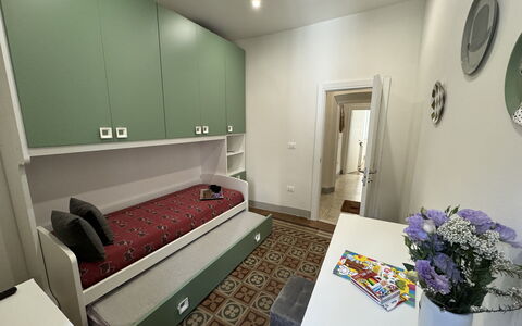 Il Cervo In Città: Meubles, Design Intérieur, Sol, Sol, Pièce, Chambre, Éclairage, Plafond, Appartement, Lit