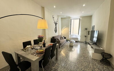 Il Cervo In Città: Design Intérieur, Meubles, Sol, Sol, Plafond, Éclairage, Table, Pièce, Salon, Chaise