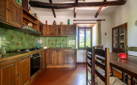 Casa La Cedrina, Pool, Lornano: Bois, Meubles, Design Intérieur, Pièce, Plafond, Cuisine, Tache De Bois, Cabinetry, Dur, Table Cuisine Et Salle A Manger