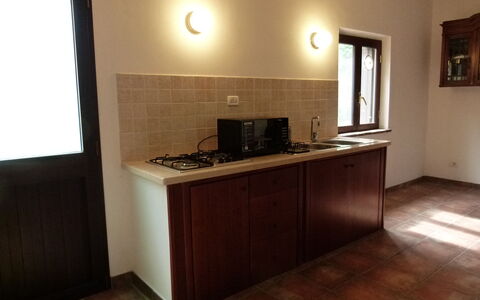 Casa Salvia, Ac, Wifi, Narni: Sol, Bois, Design Intérieur, Comptoir, Sol, Cuisine, Meubles, Éclairage, Appareil De Cuisine, Marron