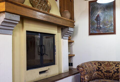 Country Historical House Lucca: Bois, Design Intérieur, Sol, Meubles, Sol, Pièce, Cadre, Salon, Foyer, Tache De Bois