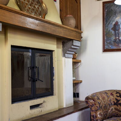 Country Historical House Lucca: Bois, Design Intérieur, Sol, Meubles, Sol, Pièce, Cadre, Salon, Foyer, Tache De Bois