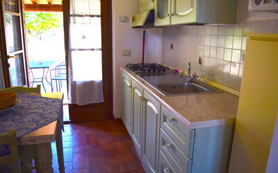 Nido: Cuisine, Comptoir, Bois, Sol, Meubles, Design Intérieur, Appareil De Cuisine, Evier, Sol, Principaux Appliance