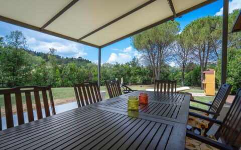 Casale La Canigiana, House, Pool, San Miniato: Meubles, Mobilier De Jardin, Tableau De Plein Air, Table, Ombre, Chaise, Structure En Plein Air, Table Cuisine Et Salle A Manger, Porche, Patio