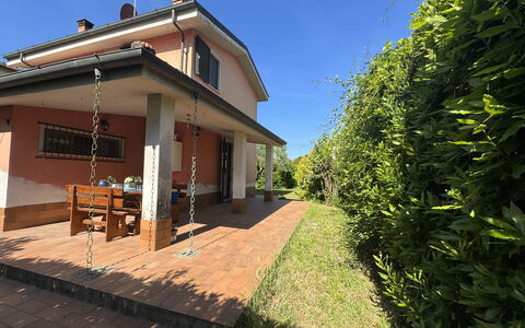 Dependance Egle: Maison, Domicile, Zone Résidentielle, Toit, Jardin, Biens, Hacienda, Cour, Ombre, Arrière-Cour