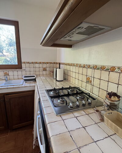 Dependance Egle: Cuisine, Bois, Sol, Comptoir, Design Intérieur, Sol, Appareil De Cuisine, Cuisinière, Gaz Poele, Pièce