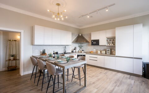 Casa Coccinella: Meubles, Design Intérieur, Cuisine, Sol, Comptoir, Sol, Chaise, Luminaire, Bois, Table Cuisine Et Salle A Manger