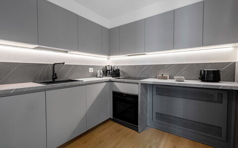 Elegant Apartments Near the Duomo: Cuisine, Principaux Appliance, Appareil De Cuisine, Cuisinière, Comptoir, Électroménager, Cabinetry