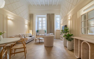 Elegant Apartments Near the Duomo: Design Intérieur, Sol, Sol, Plafond, Domicile, Parquet, Appartement, Moulage, Salon