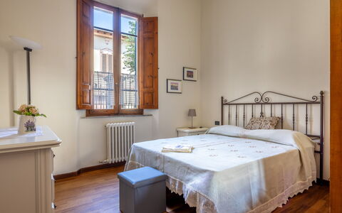 Casa Olivia With Garden And Wifi: Meubles, Design Intérieur, Bois, Sol, Chambre, Sol, Lit, Pièce, Plafond, Cadre