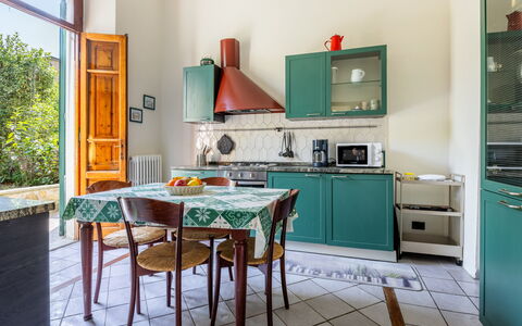 Casa Olivia With Garden And Wifi: Design Intérieur, Sol, Meubles, Cuisine, Sol, Principaux Appliance, Pièce, Domicile, Appareil De Cuisine, Cabinetry