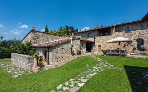 Villa Belchianti: Biens, Chalet, Ferme, Arrière-Cour, Jardin, Pelouse, Cour, Villa, Dalle, Aménagement Paysager